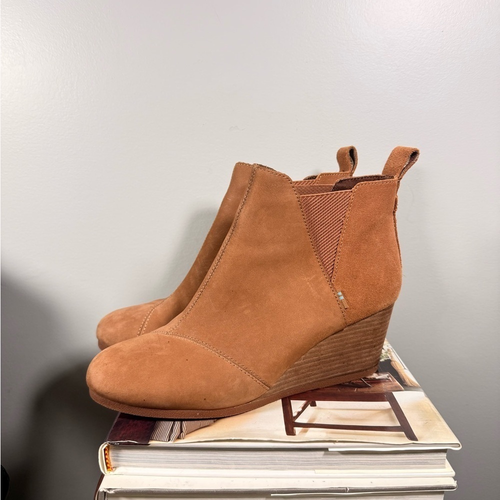 Tom’s Women's Tan Suede Ankle Boots Size 10 - Picture 2 of 14